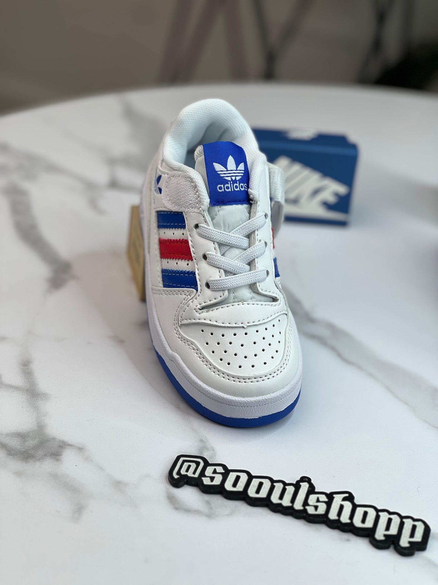 Adidas Forum Junior - Blanca, Azul, Roja