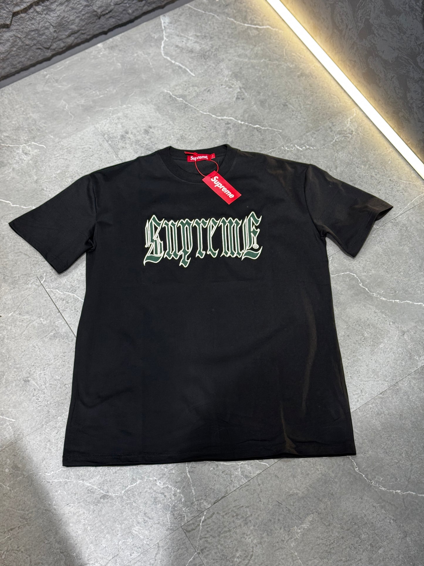 Camiseta Supreme
