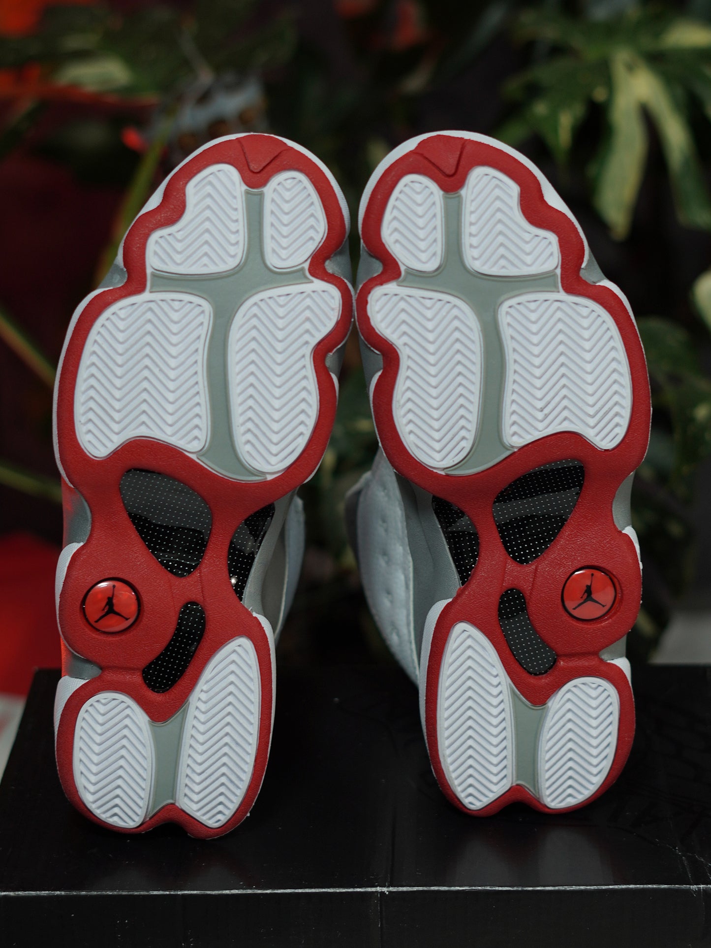 Air Jordan Retro 13 "Wolf Grey" - Blanco, Gris, Rojo