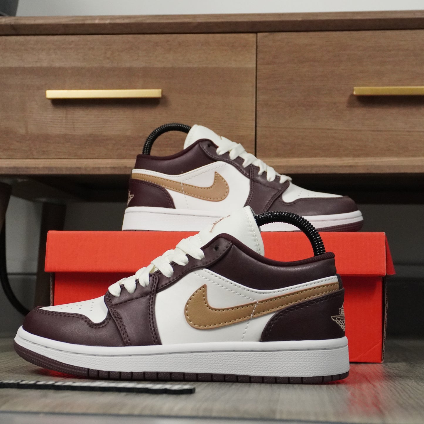 Air Jordan 1 Low - Shadow Brown