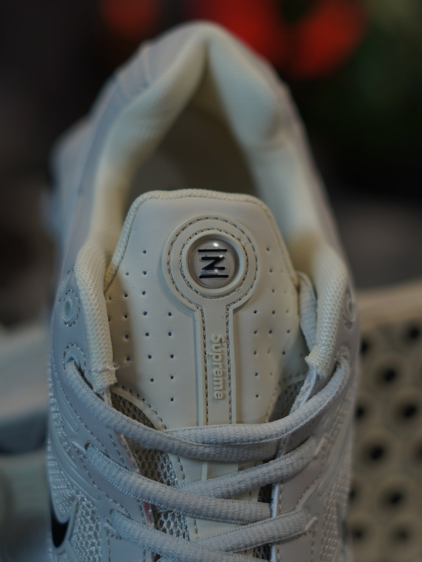 NIKE SHOX BEIGE NEGRO