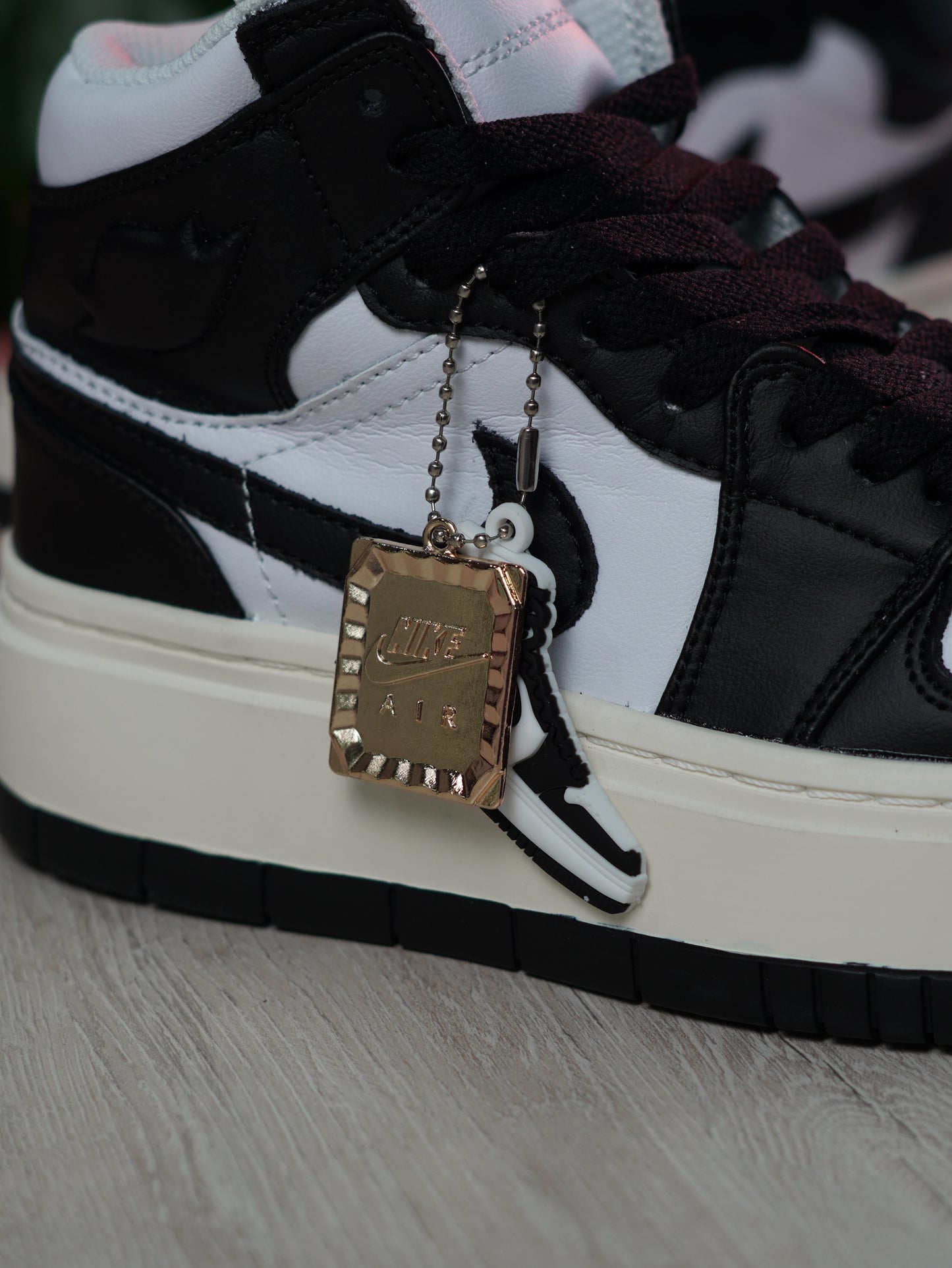 Air Jordan Retro 1 - Elevate High