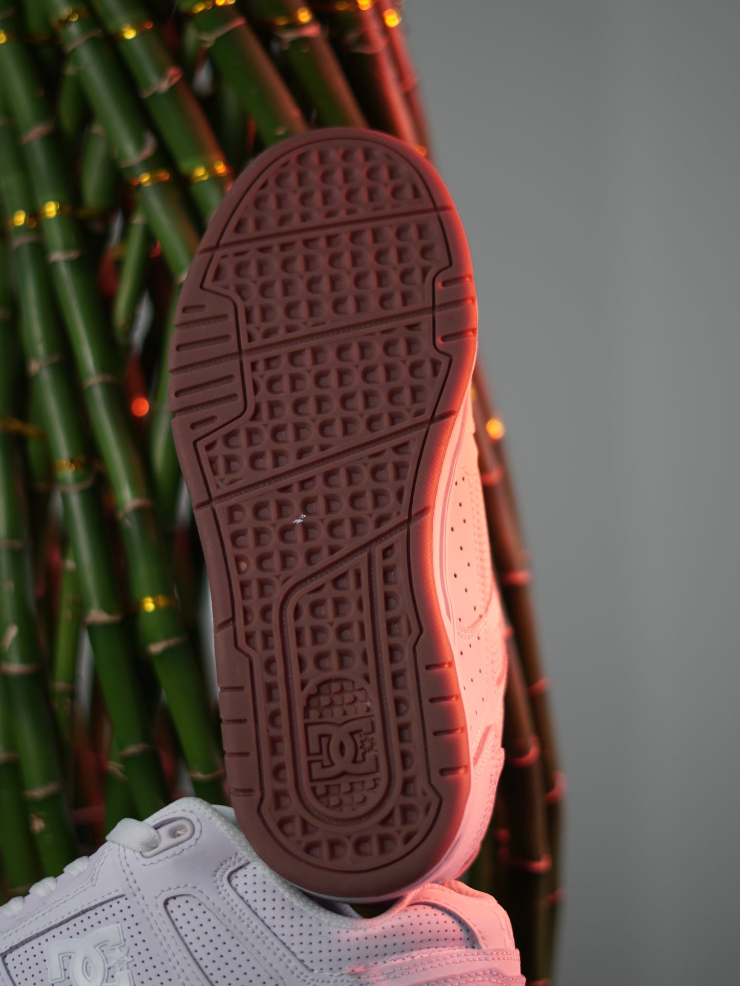 DC Stag - Blanco, Goma