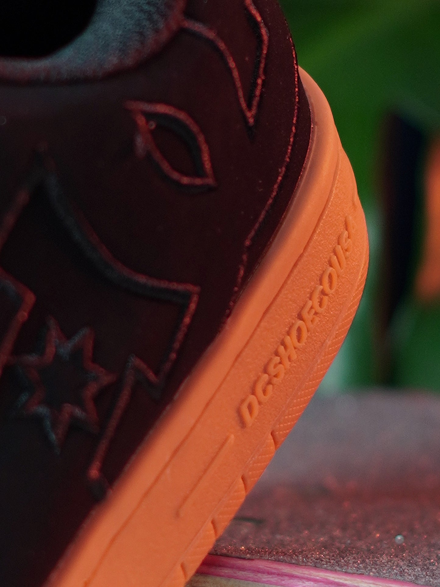 DC Court Graffik - Black, Dark Chocolate