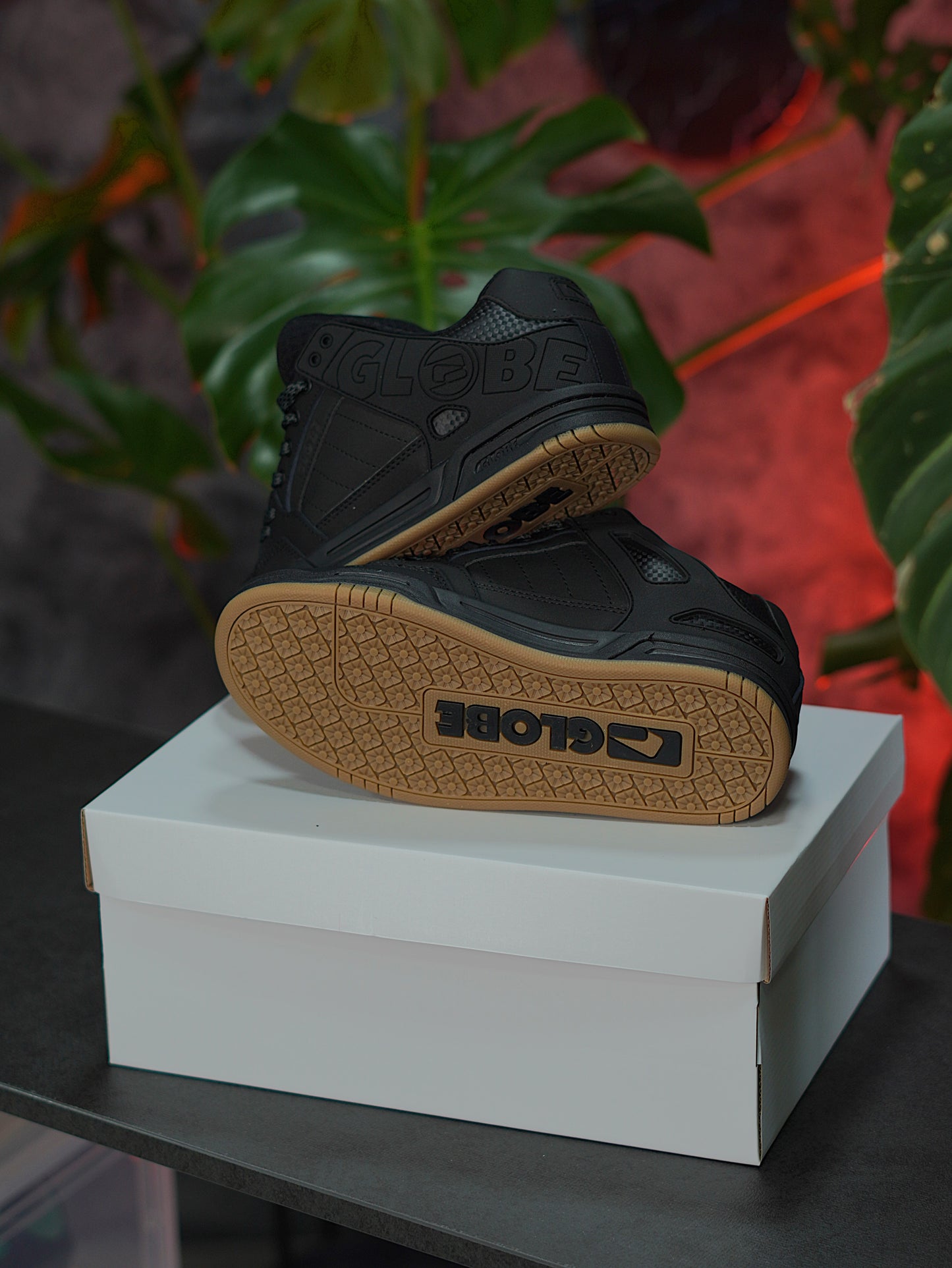 Globe tilt black