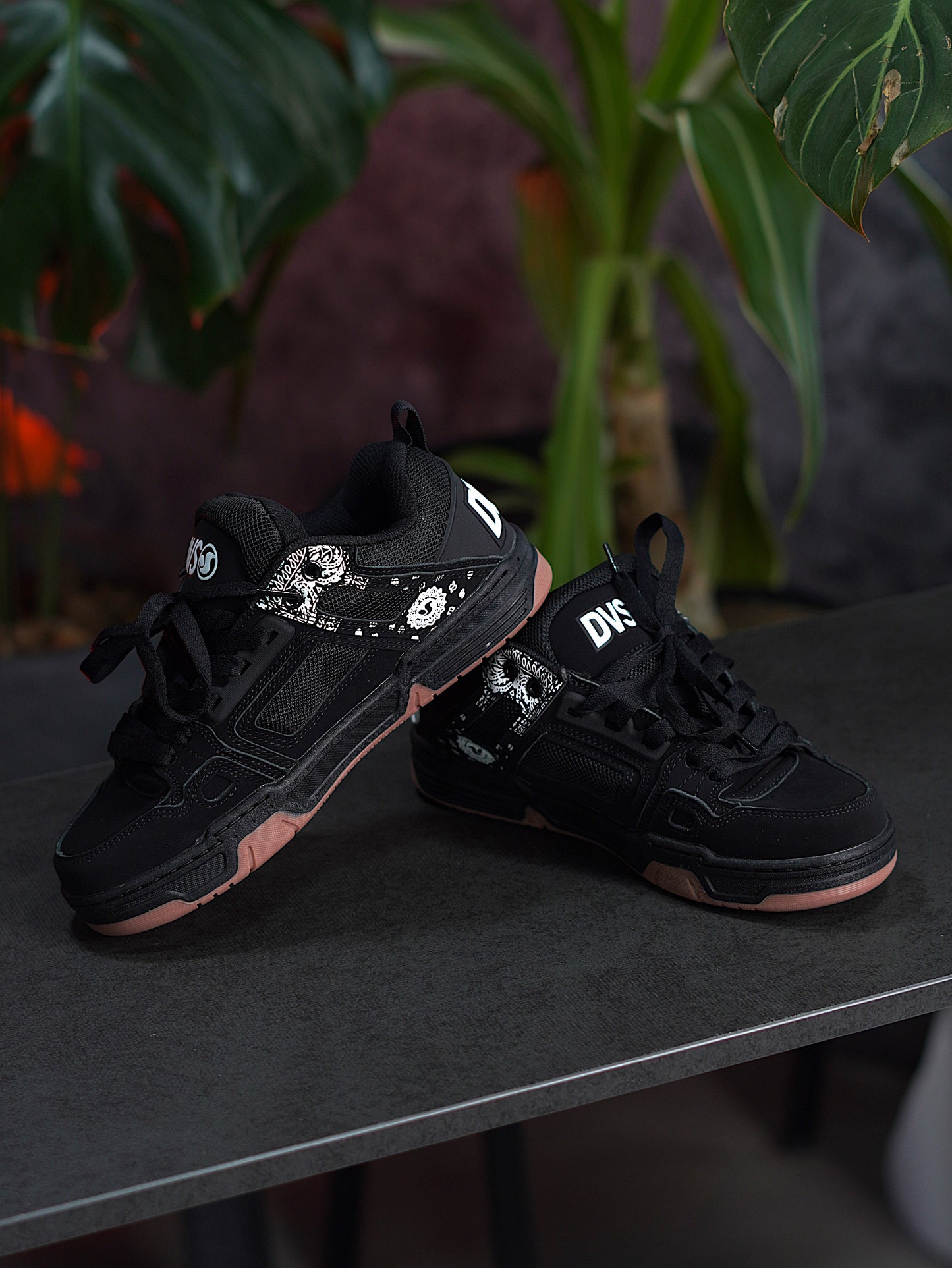 Dvs comanche black nubuck