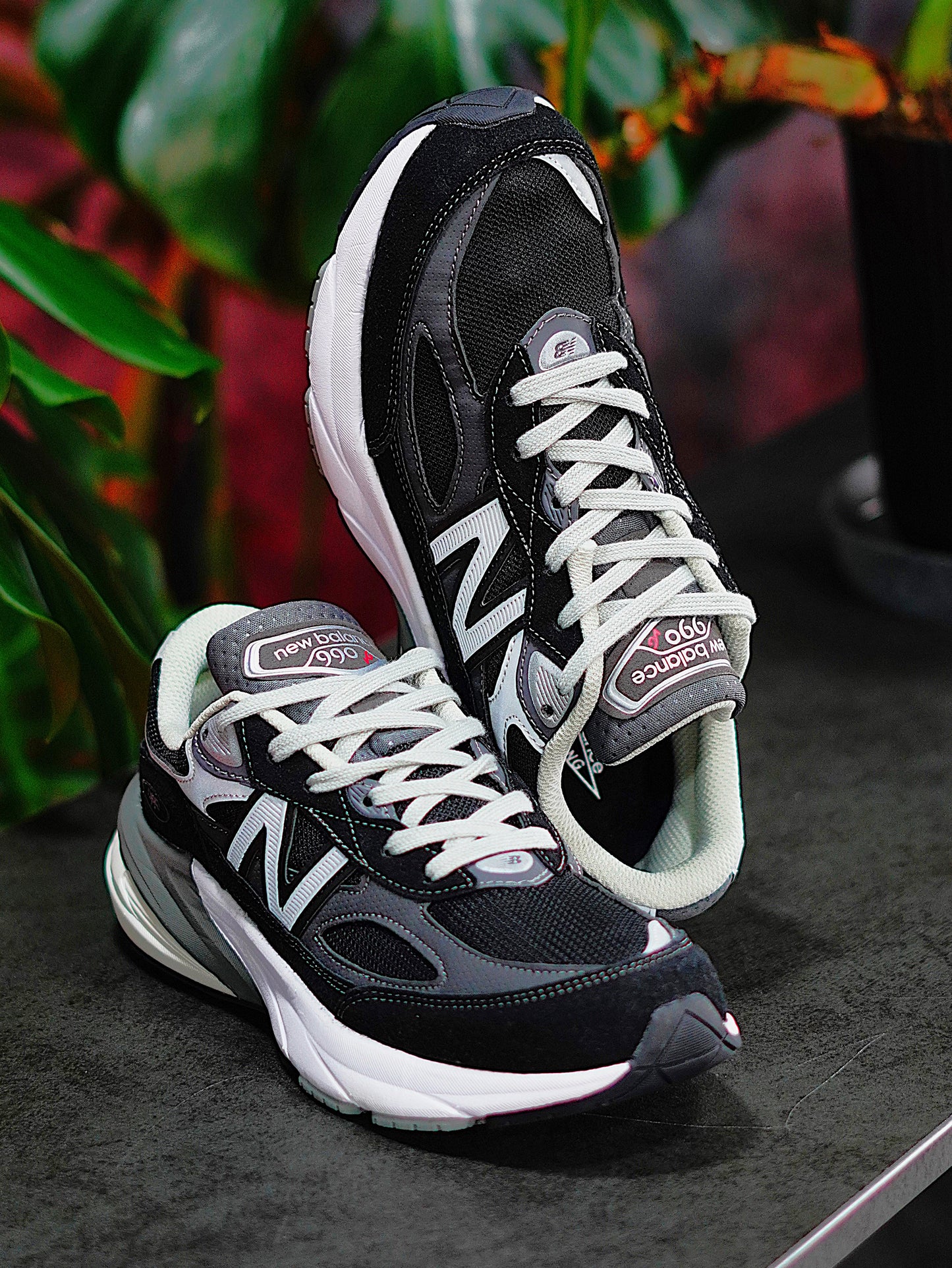 New Balance 990 V6 Miusa - Negro, Gris, Blanco