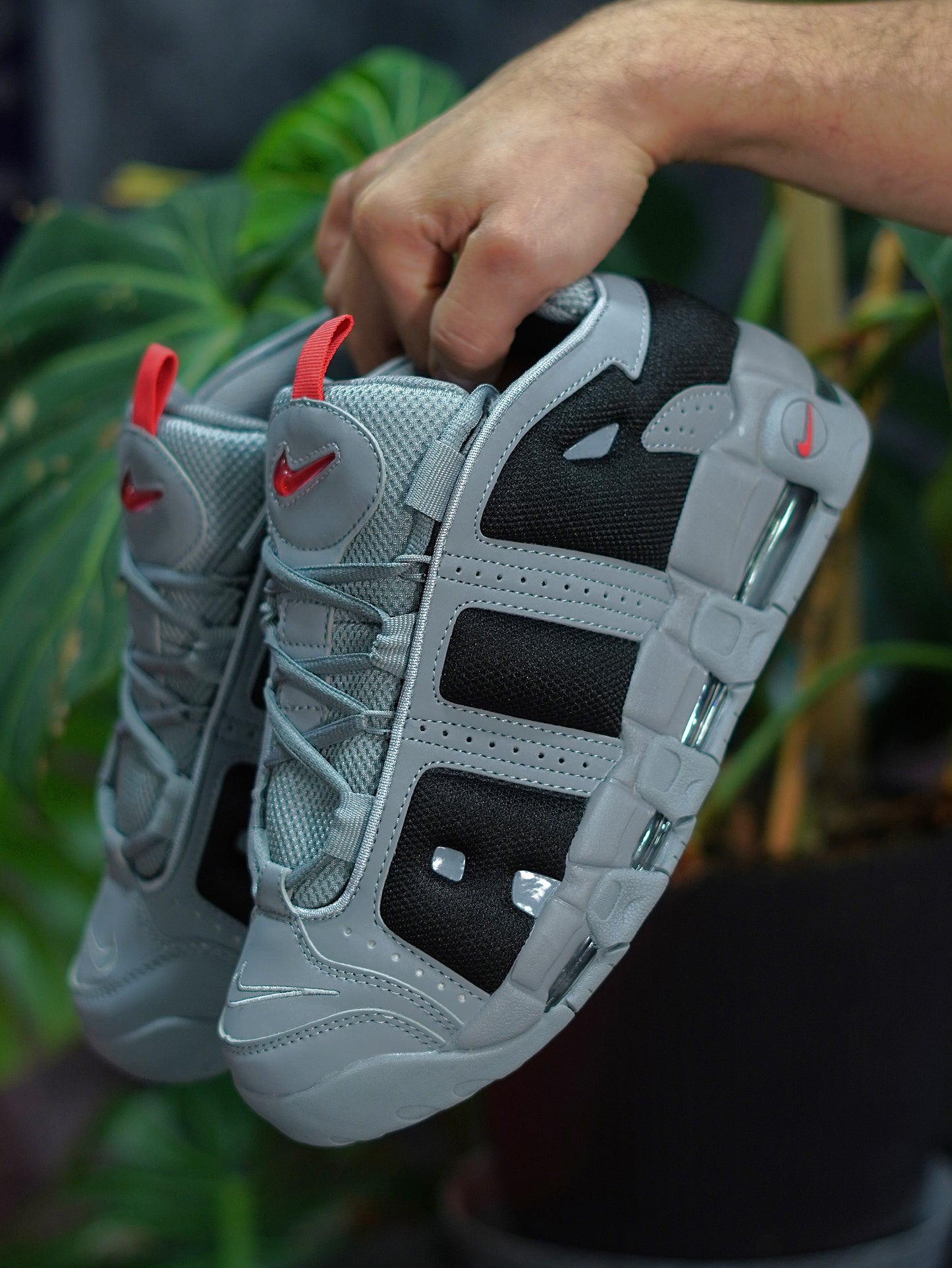 Nike Air More Uptempo - Gris, Negro, Rojo
