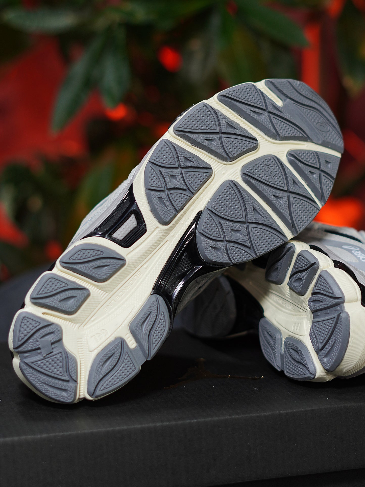 Asics Gel NYC Black Piedmont - Gris claro