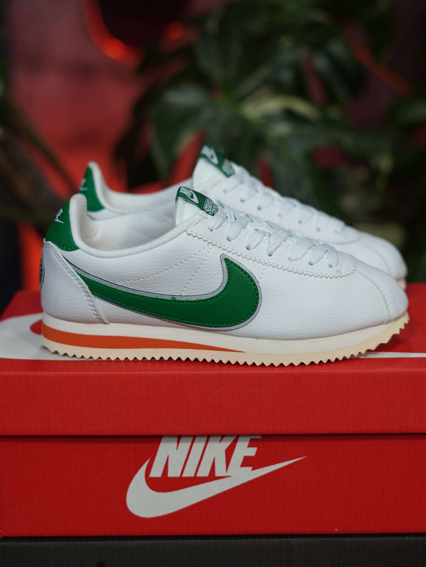 Nike Cortez "Stranger Things" - Blanco, Verde, Naranja