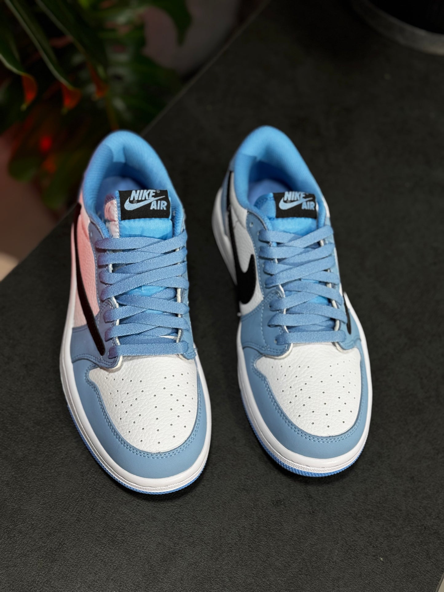 Air Jordan 1 Low x Travis Scott - Azul, Negro, Blanco