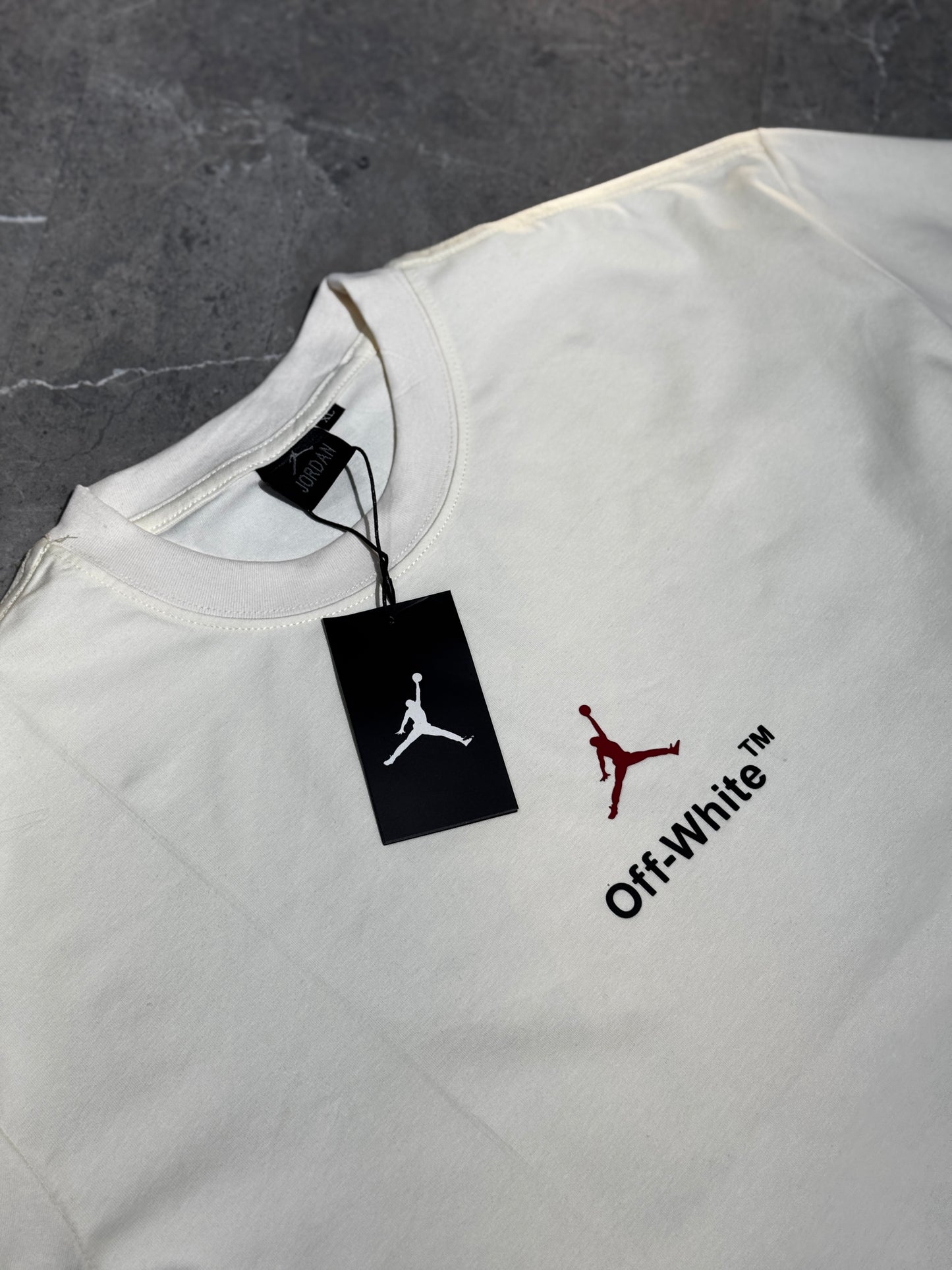 Camiseta Air Jordan x Off White