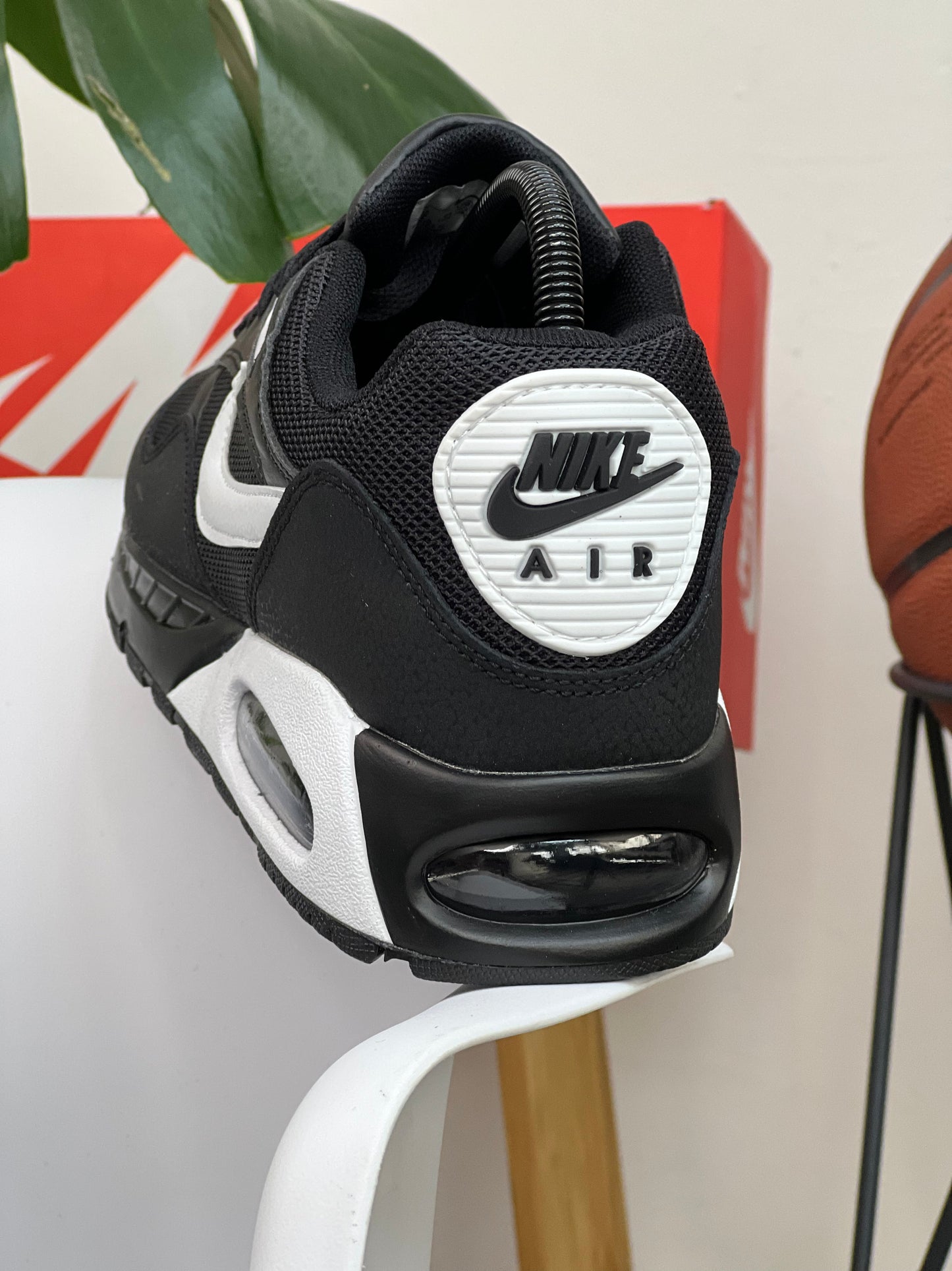Nike Air Max Ivo Black White