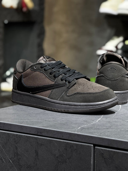 Air Jordan 1 Low OG Velvet Brown de JORDAN x Travis Scott