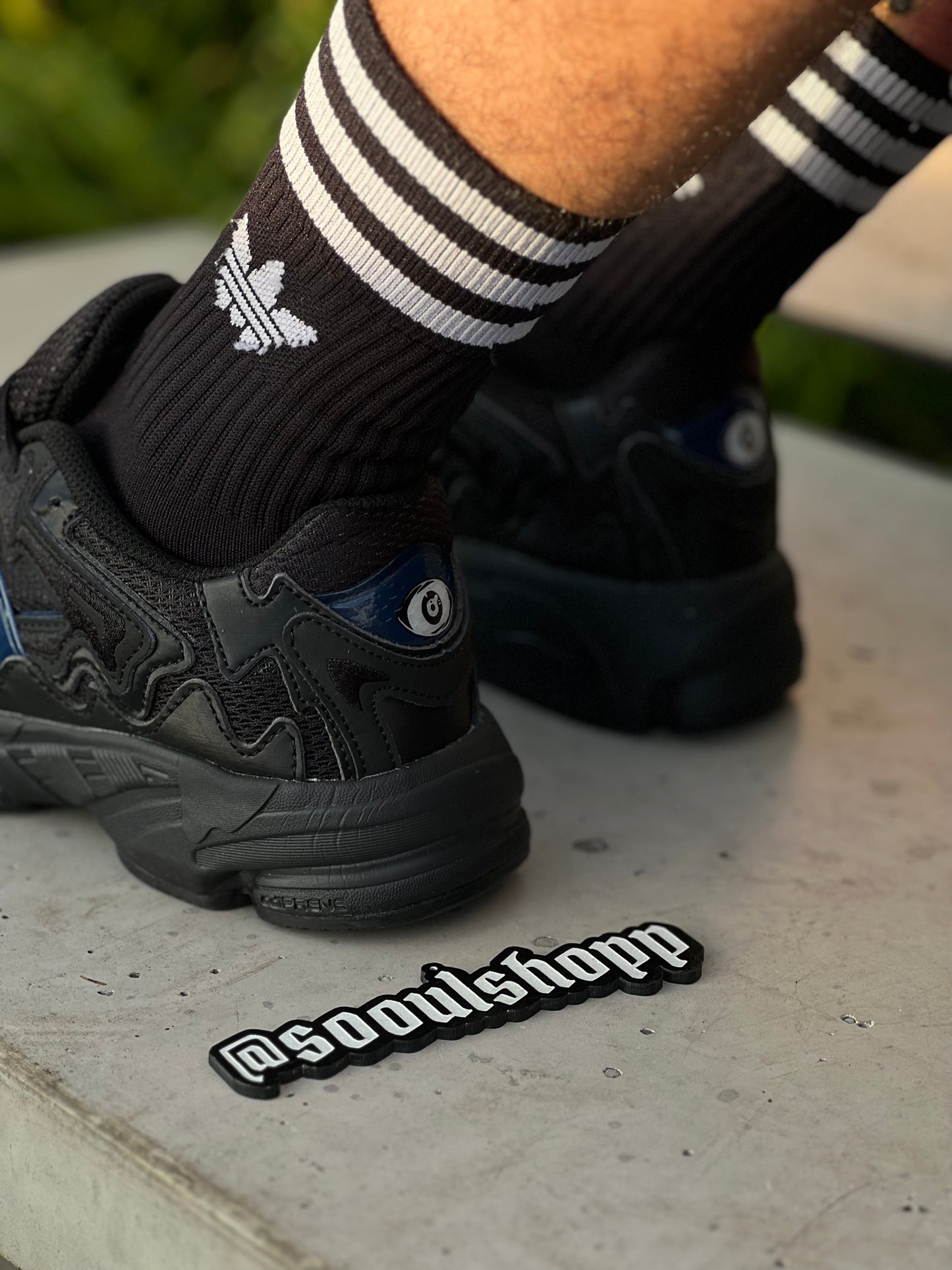 Adidas x Bad bunny response black