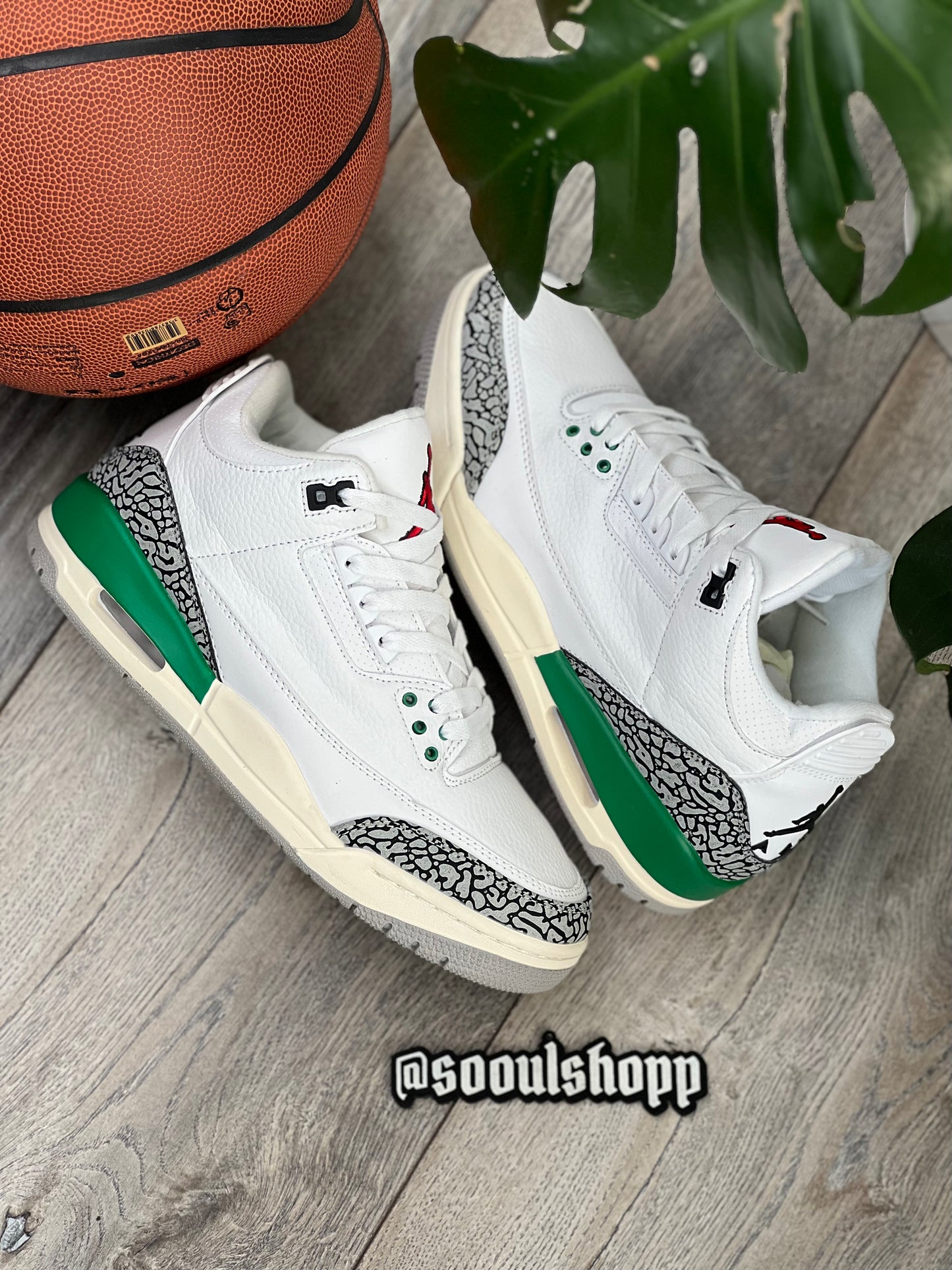 Air Jordan Retro 3 / White / Lucky Green