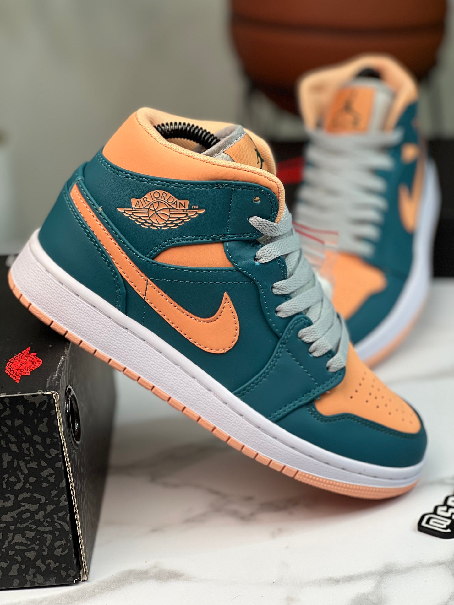 Air Jordan 1 Mid Dark Teal Green