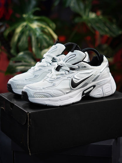 Nike V5K Run - Blanca, Negra