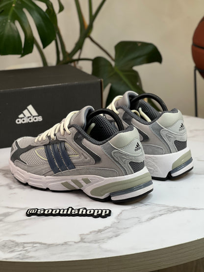 Adidas Response CL