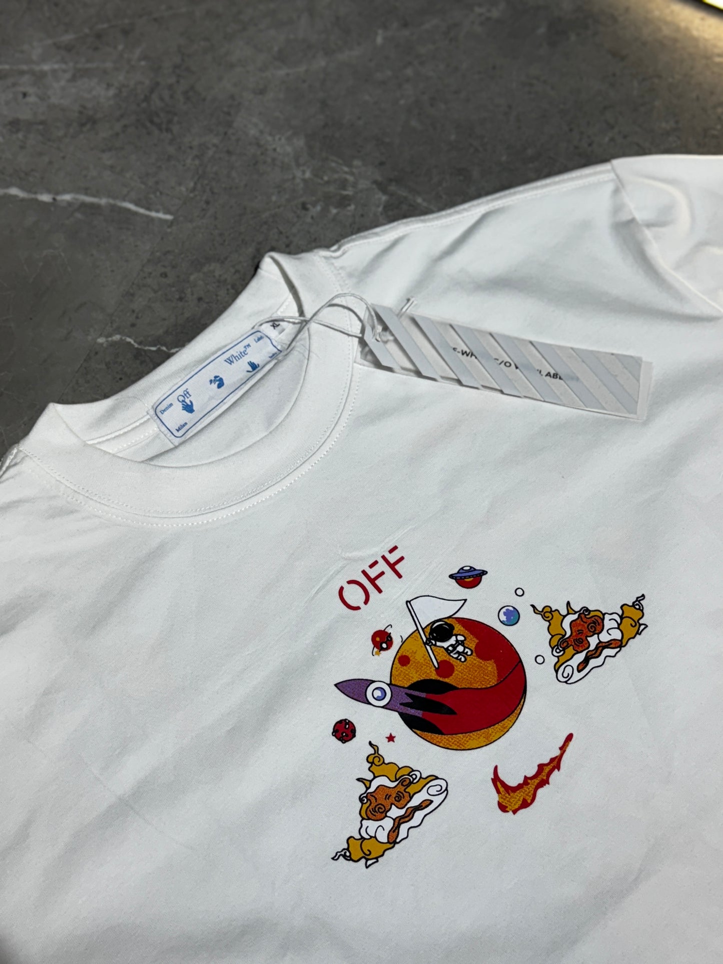 CAMISETA OFF WHITE