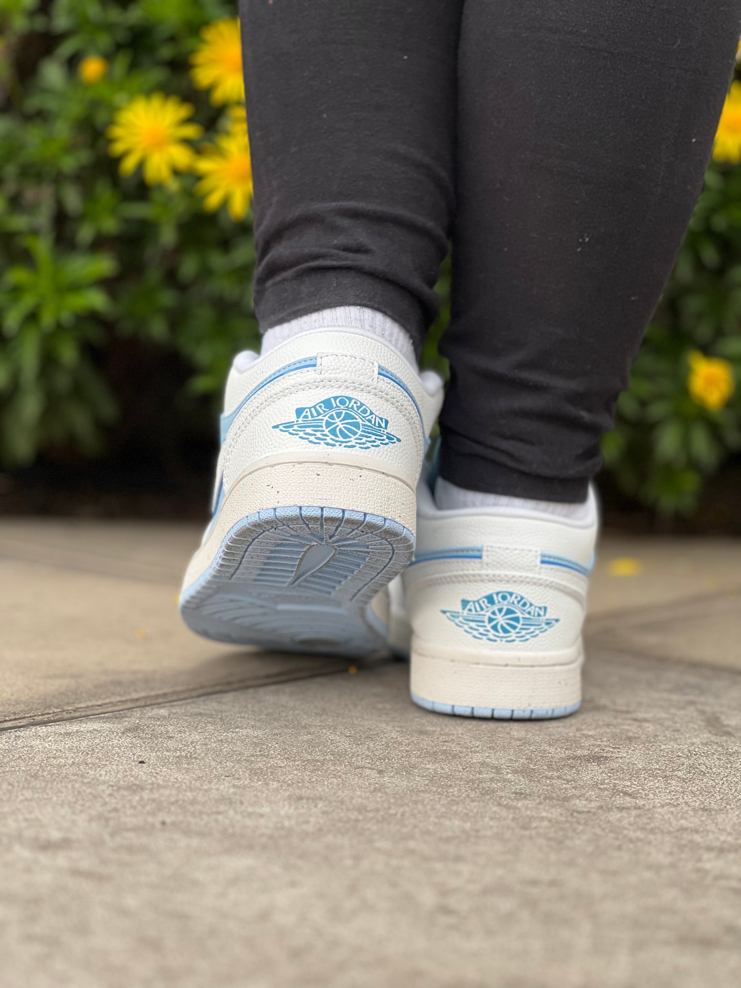 Air Jordan Retro 1 Low “Reverse Ice Blue”