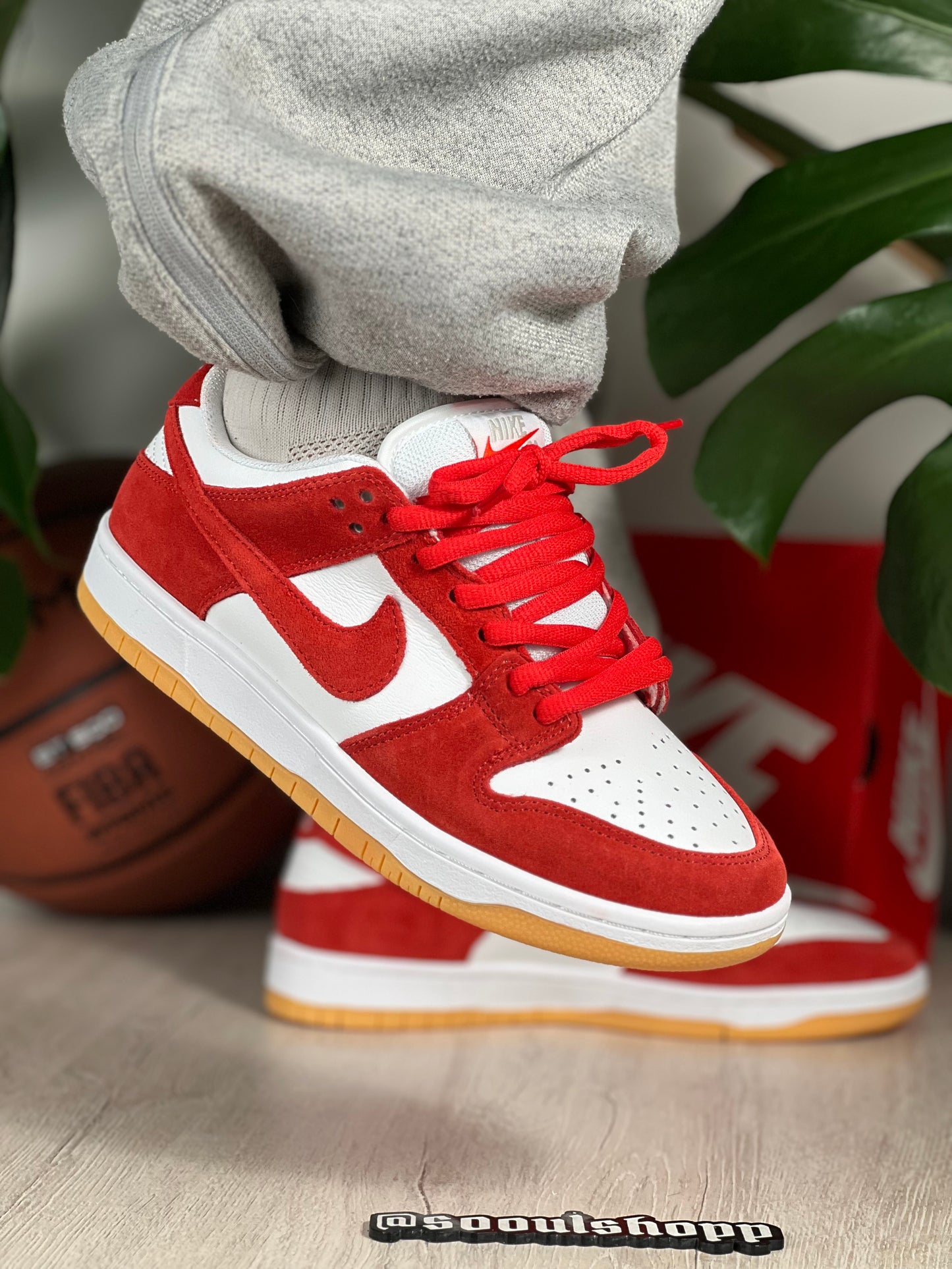 Nike SB Dunk Low “University Red Gum”