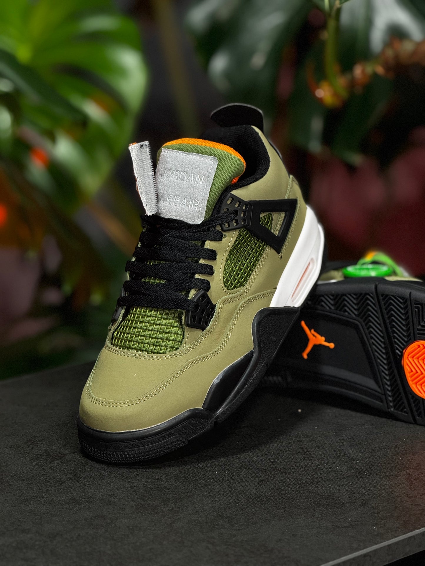 Air Jordan Retro 4 " Undefeated Craft " -  Verde militar, Naranja, Negro
