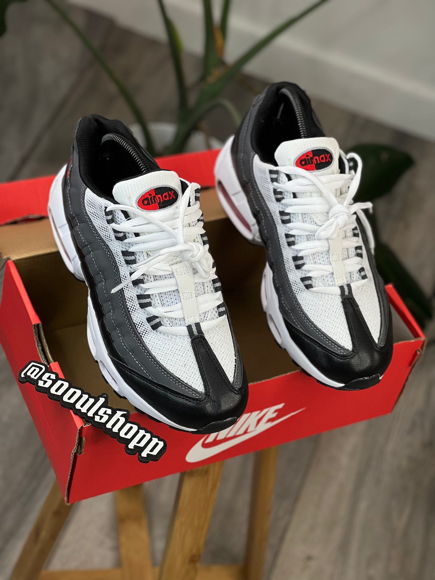 Nike Air Max 95 Recraft
White Iron Grey University Red (GS)