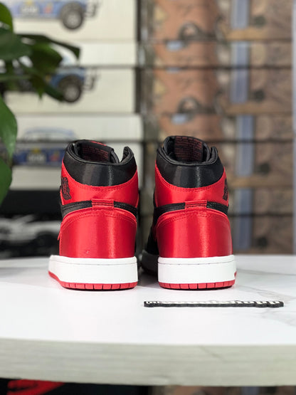 Air Jordan Retro 1 High - Satin Bred