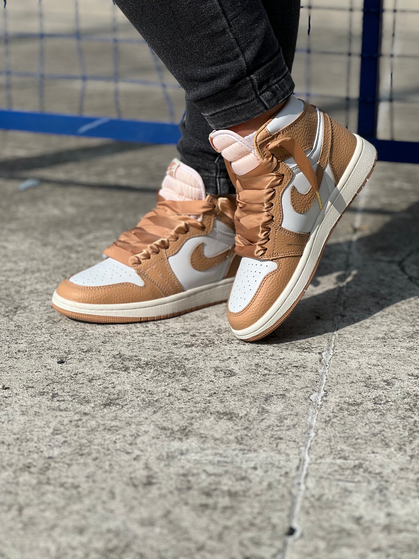 Air Jordan Retro 1 High OG "Praline"