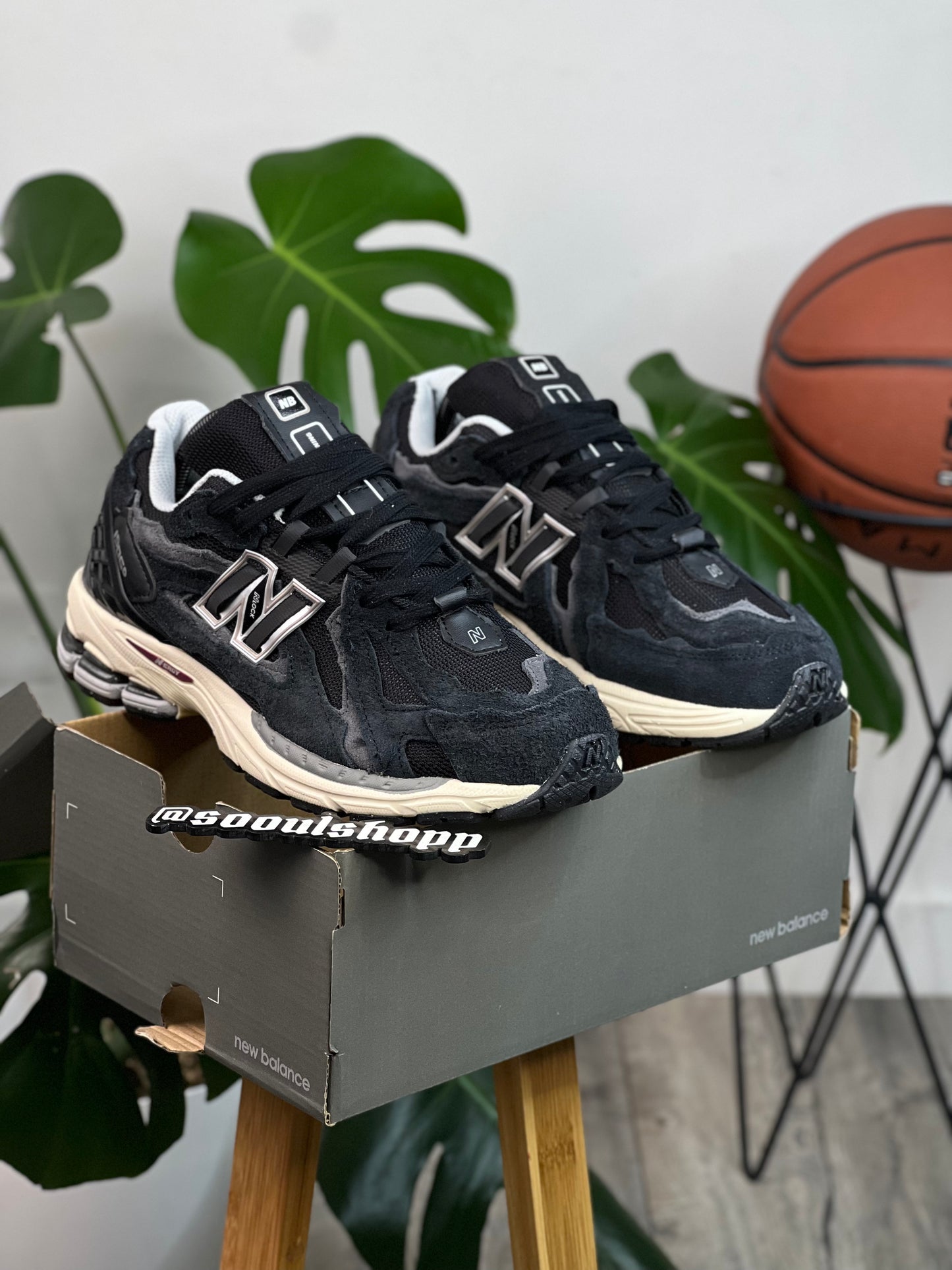 New Balance 1906