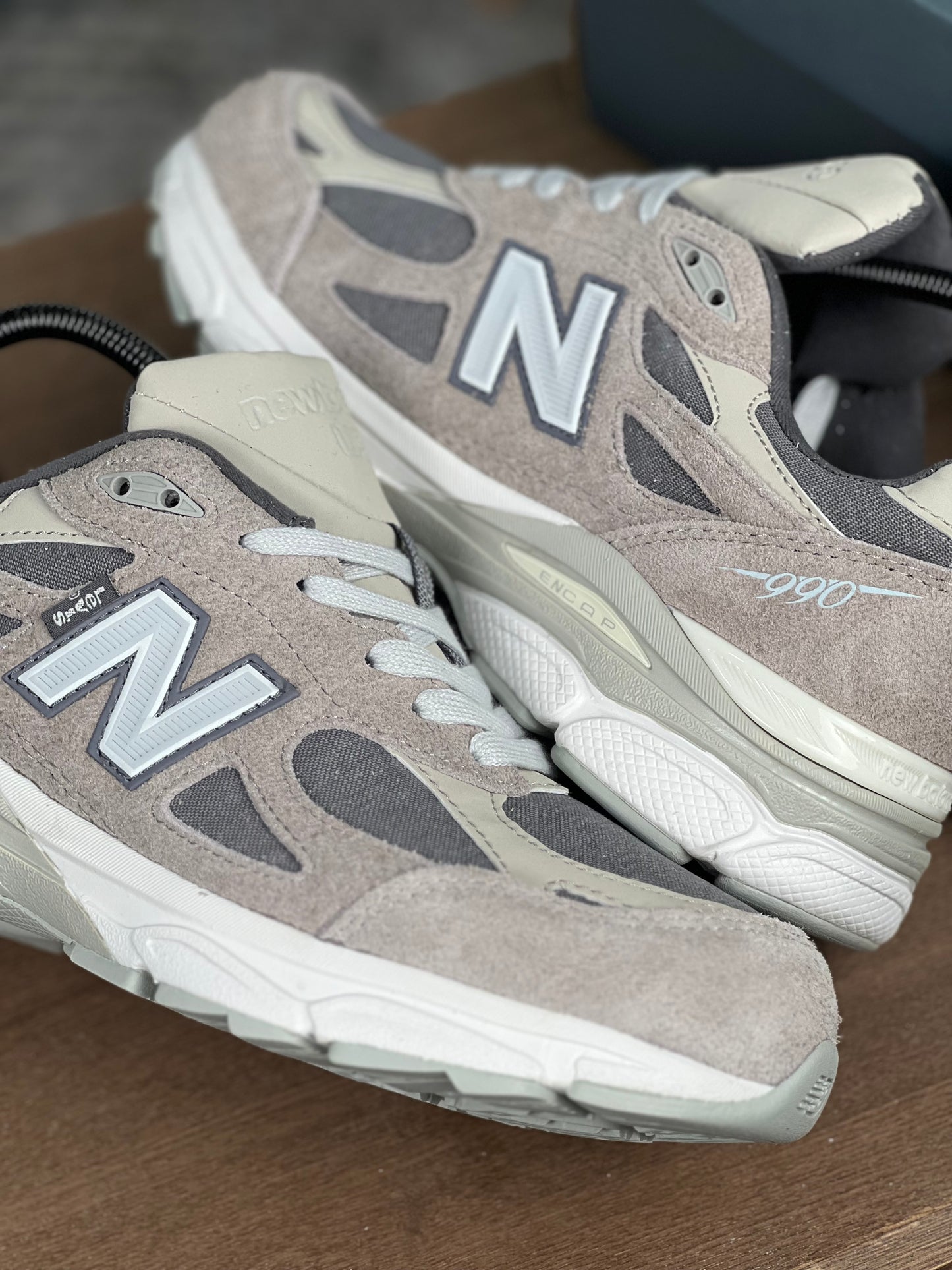 NEW BALANCE 990V3 LEVI'S PIEL DE ELEFANTE