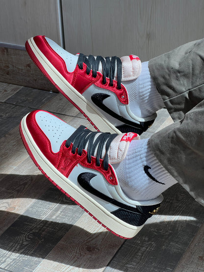 Jordan Retro 1 Low - Trophy Room Away