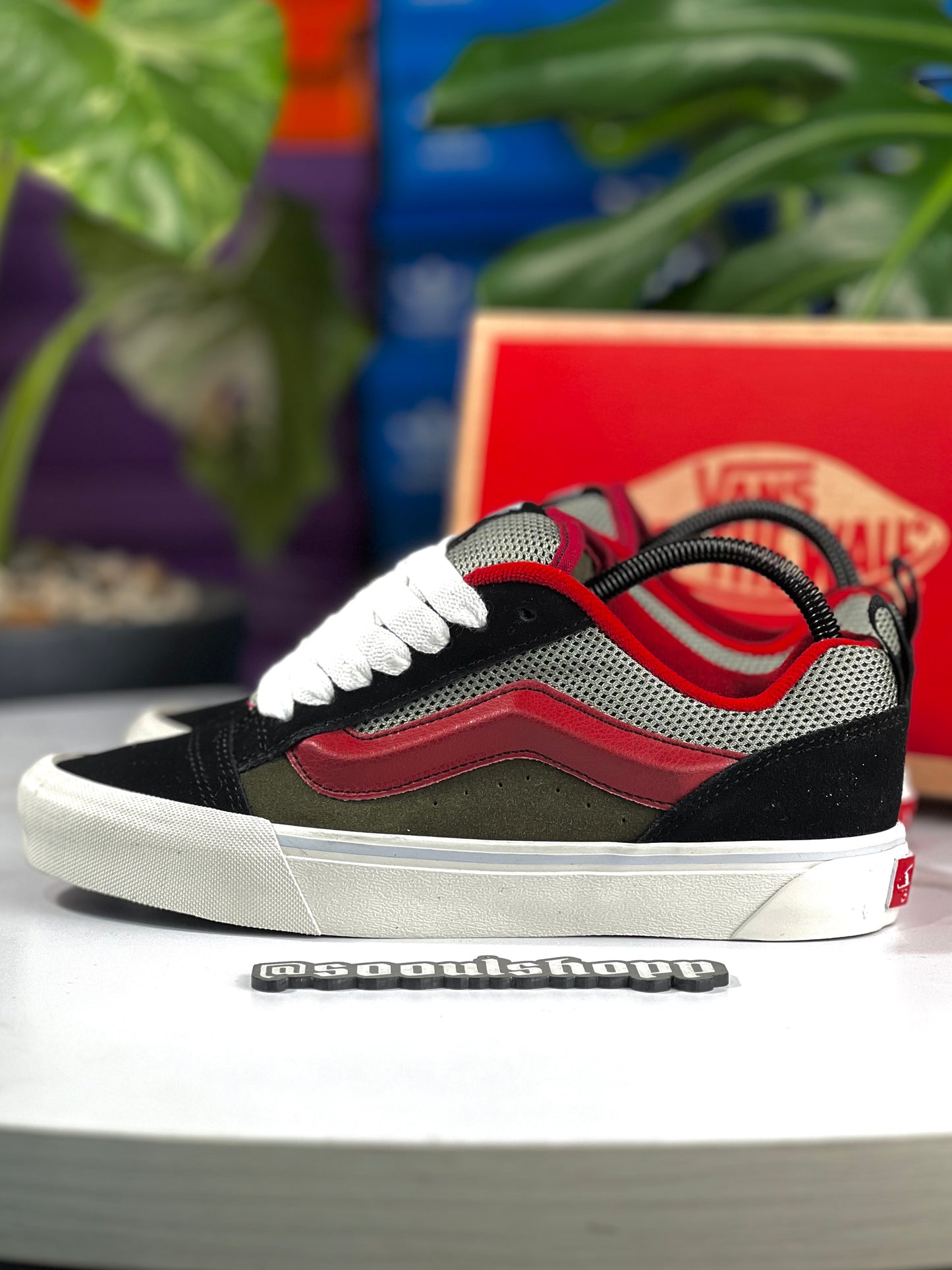 Vans Knu Skool Devil’s Details