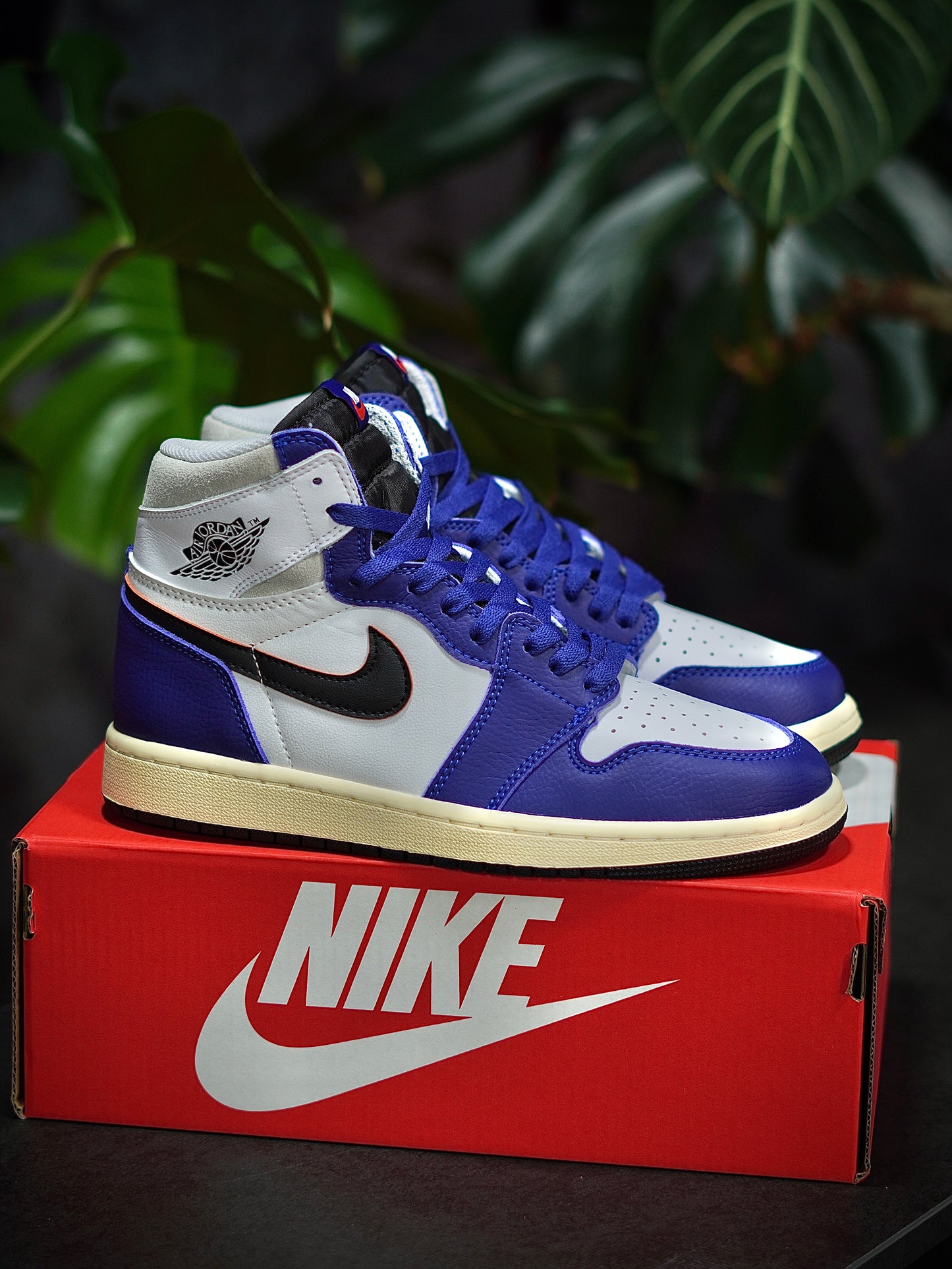 Air Jordan Retro 1 Rare Air - Azul, Blanco, Negro