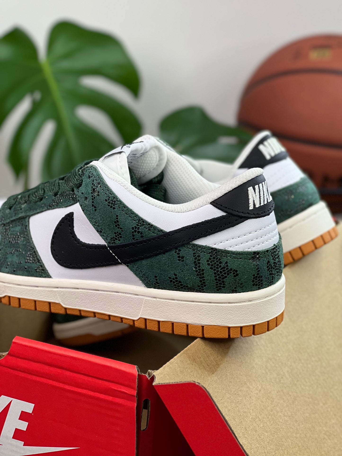 Nike Dunk Low Green Snake