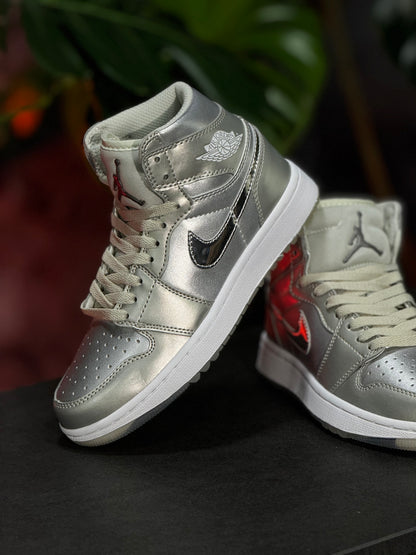 Air Jordan Retro 1 - Plateado