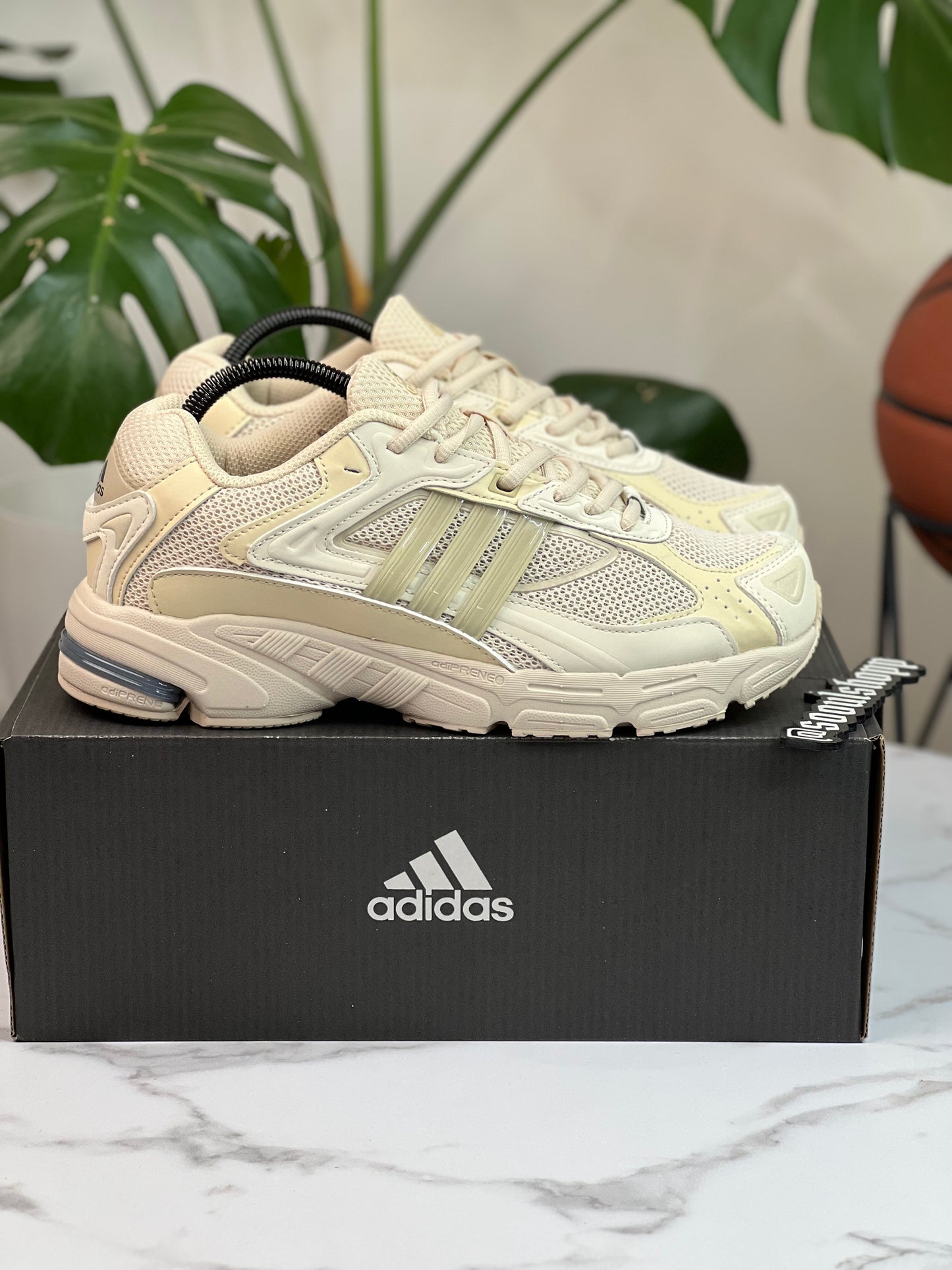 Adidas Response CL