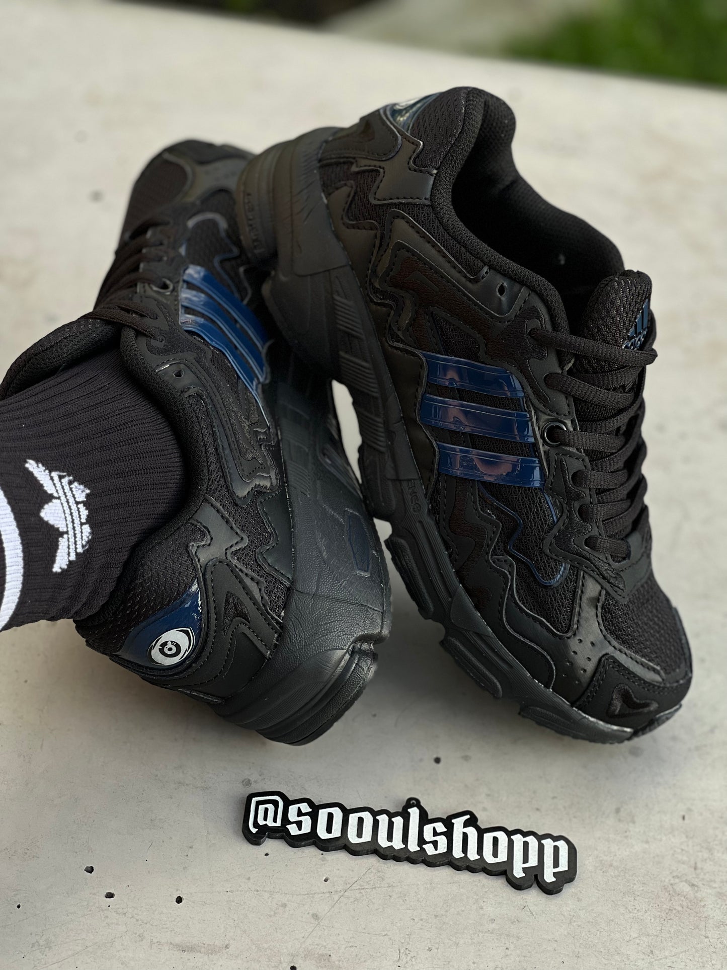 Adidas x Bad bunny response black