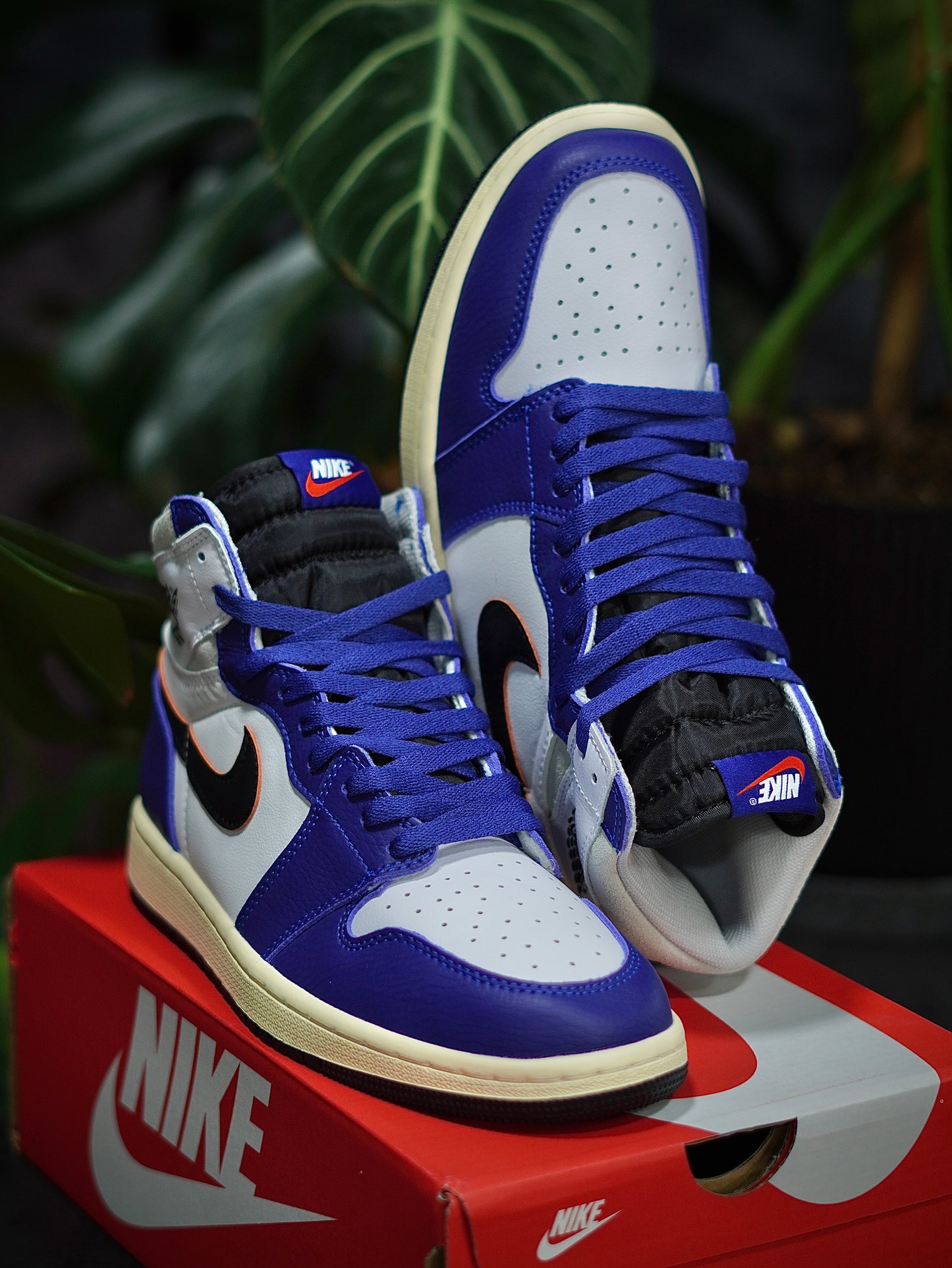 Air Jordan Retro 1 Rare Air - Azul, Blanco, Negro