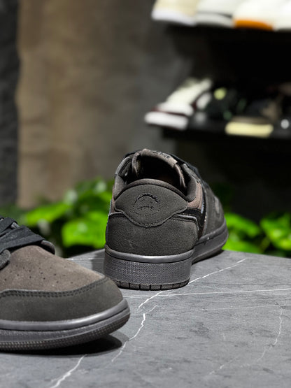 Air Jordan 1 Low OG Velvet Brown de JORDAN x Travis Scott