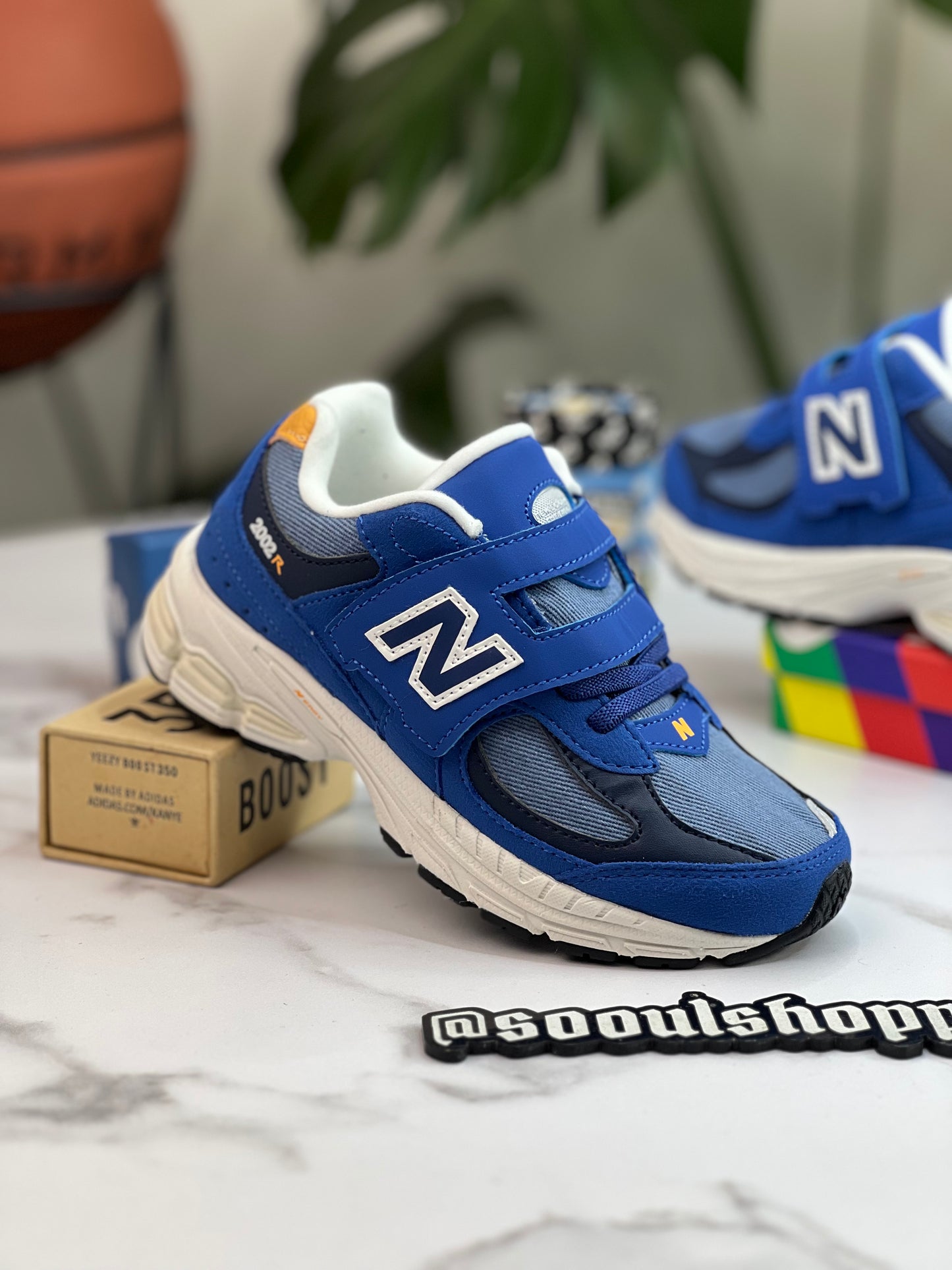 New Balance 2002R