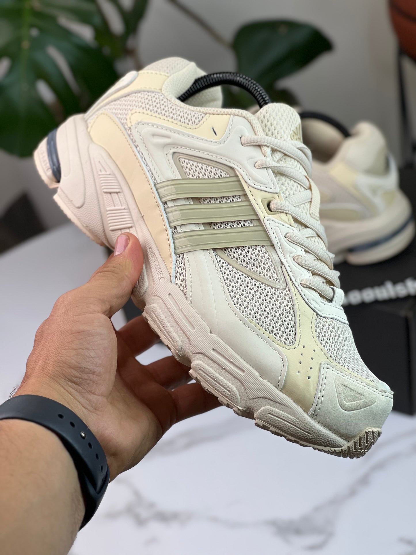 Adidas Response CL