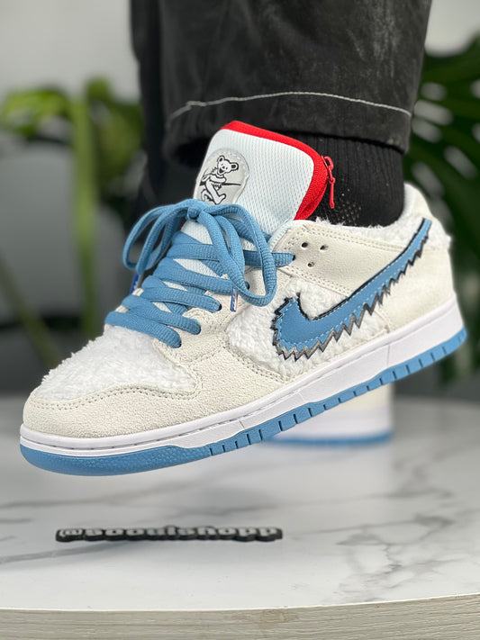 Nike SB ABOMINABLE Dunk Low