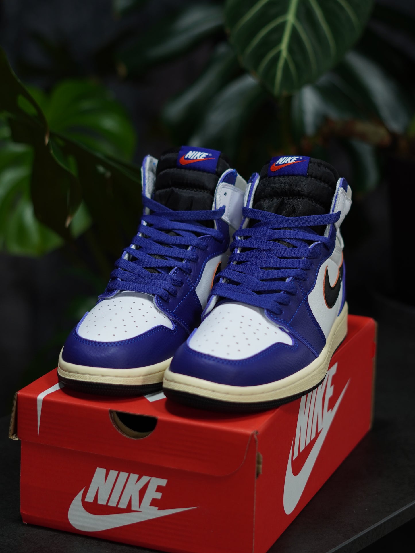 Air Jordan Retro 1 Rare Air - Azul, Blanco, Negro