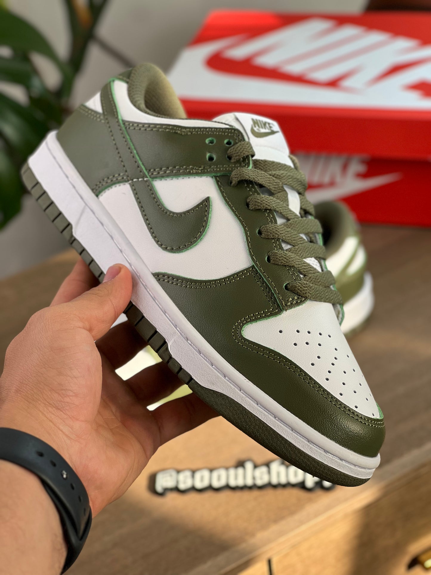 Nike Dunk Low Medium Olive