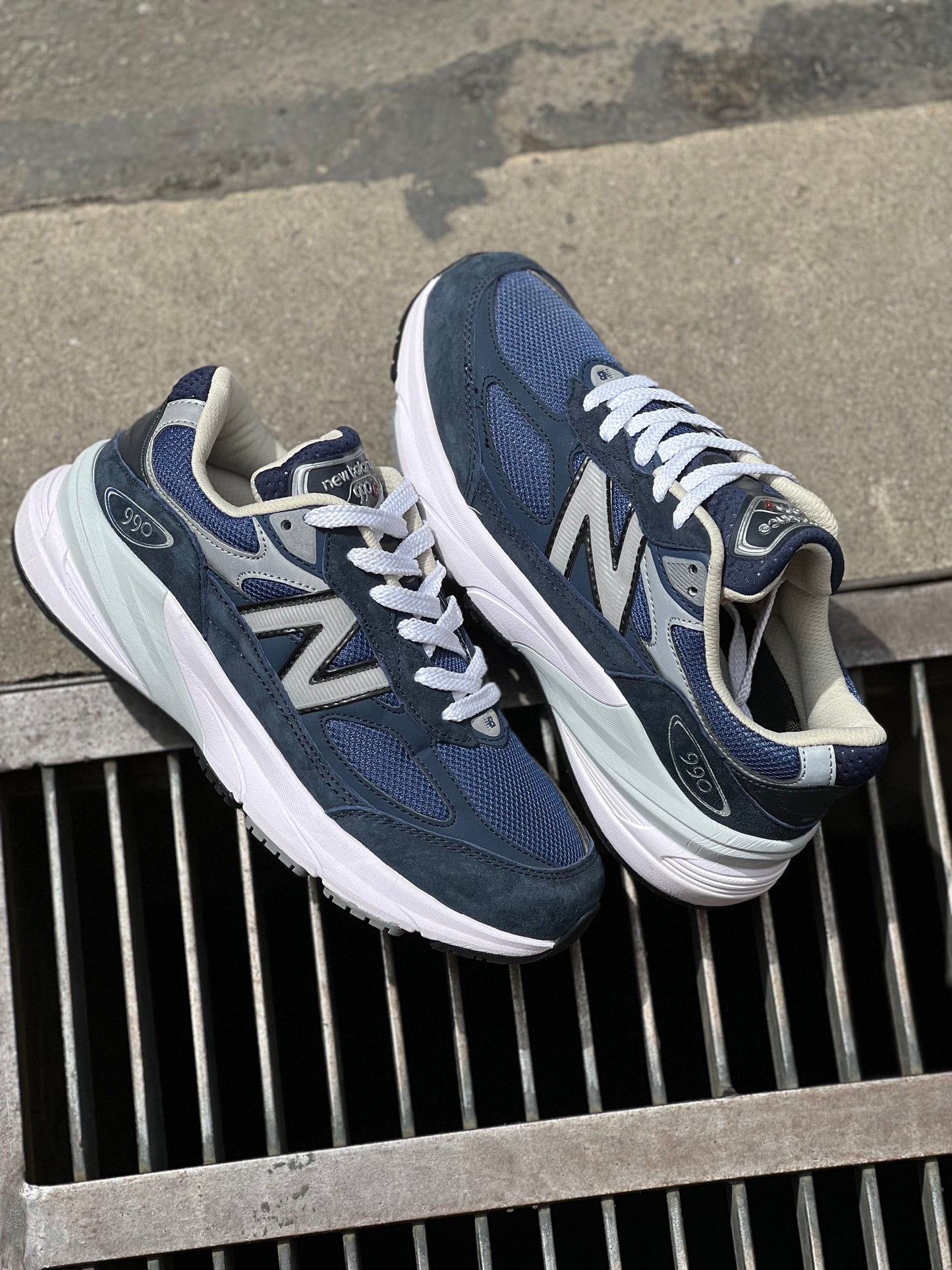 New Balance 990