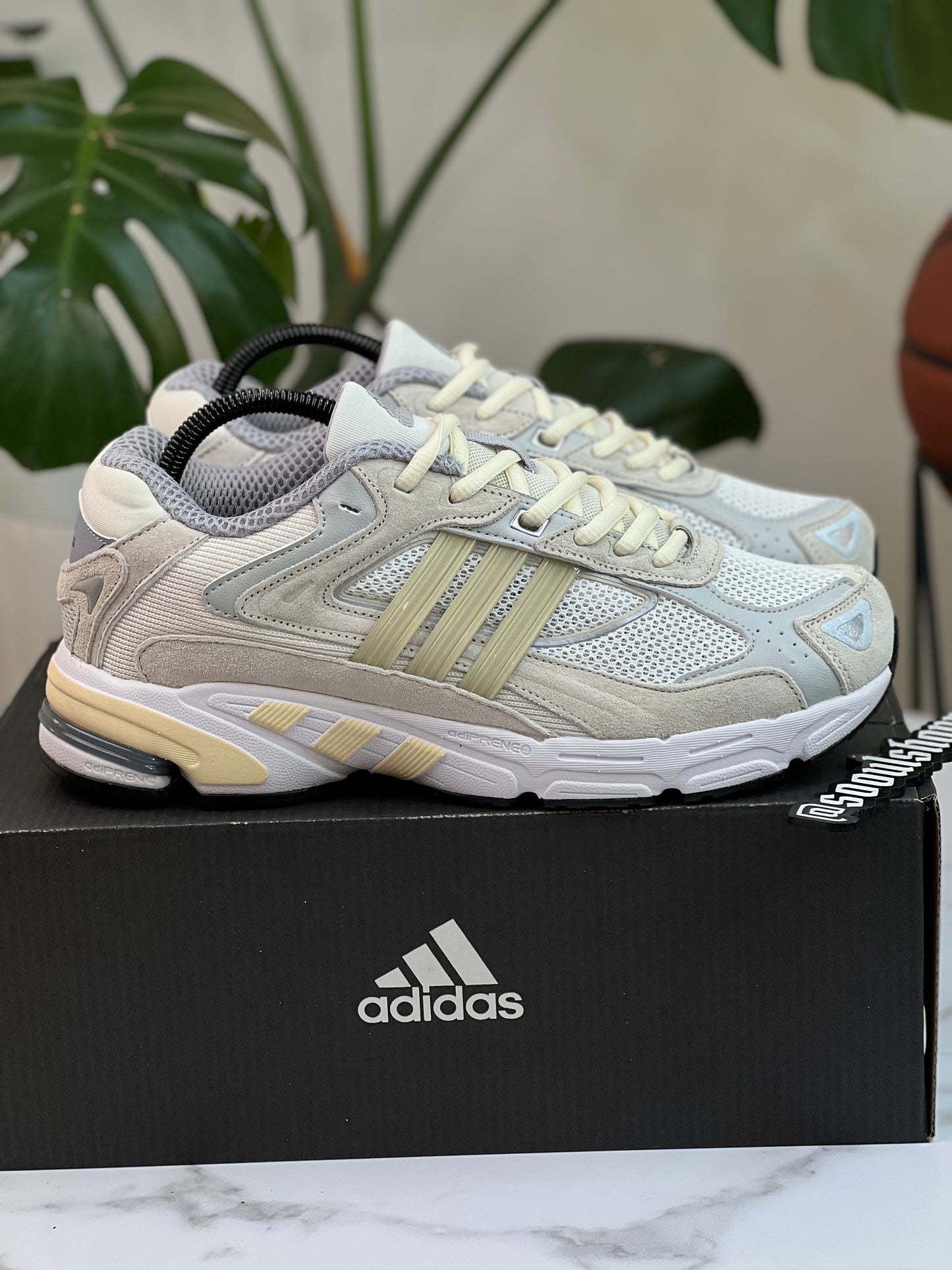 Adidas Response CL