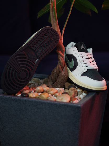 Air Jordan 1 Low - Jade Smoke