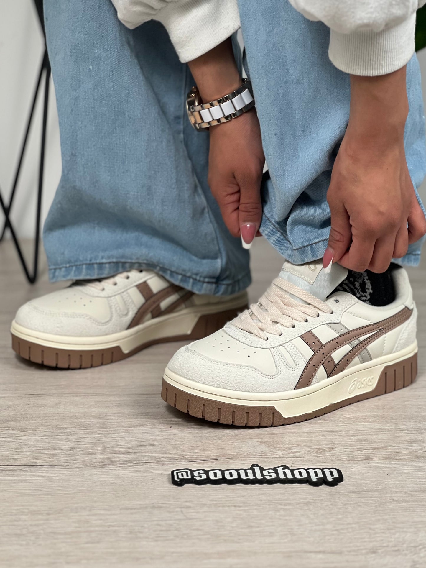 ASICS Court MZ Cream Black Gum